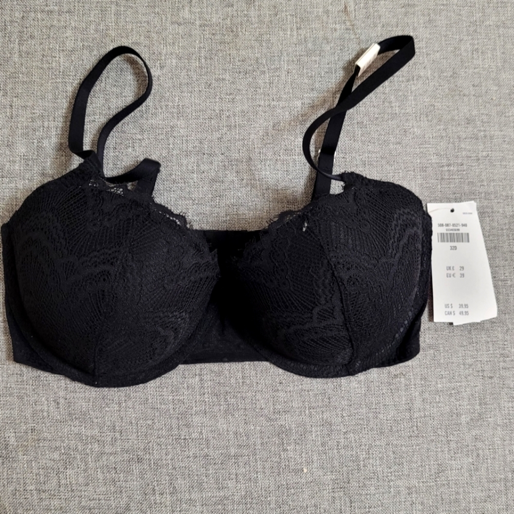 Gilly Hicks black push up bra (32D)